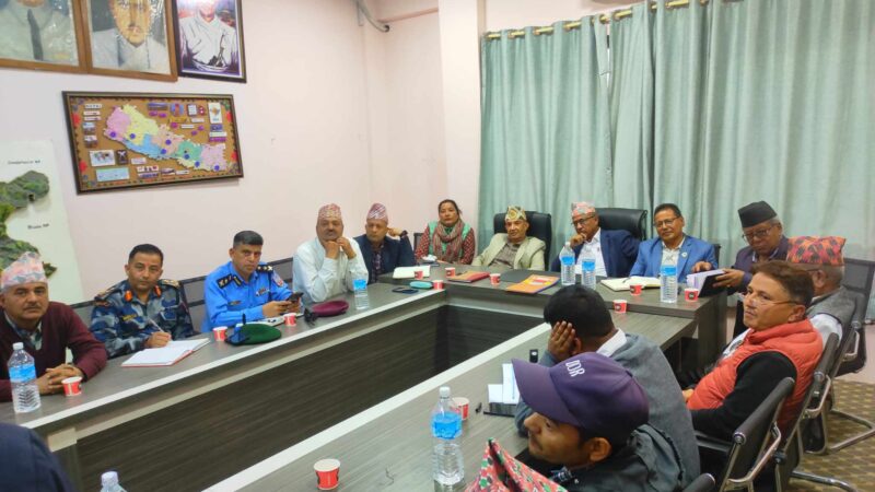 दमाैली बजारका घर तत्कालै भत्काइ बर्षात अगाडि नैं कालाेपत्रे गरिने: