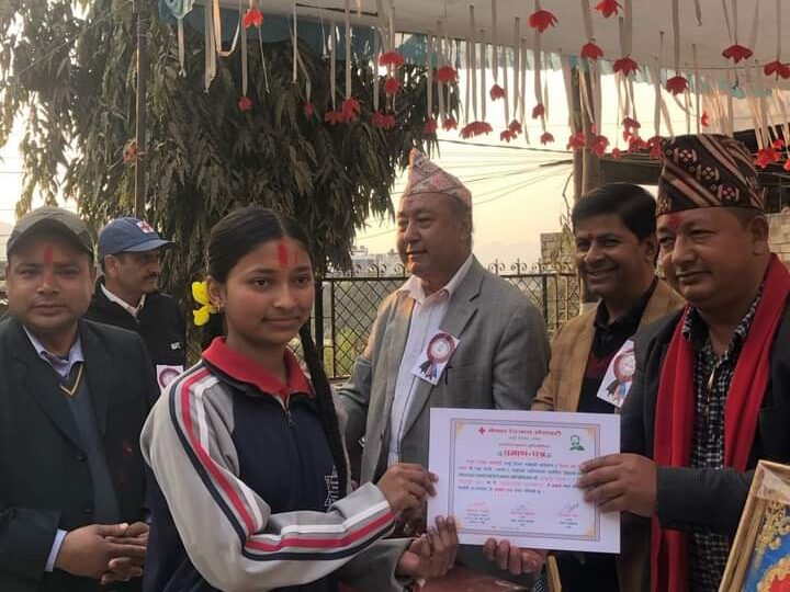 जिल्ला स्तरीय हाजिरी जवाफ प्रतियोगितामा राधा मावि प्रथम: