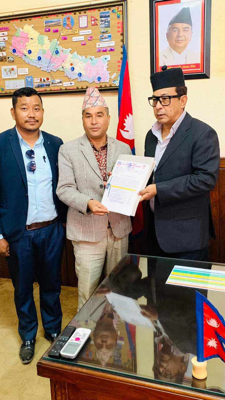 मेयर त्रिपाठी द्वारा विभिन्न याेजना पेश सहित मन्त्री मनाङेलाइ बधाई:
