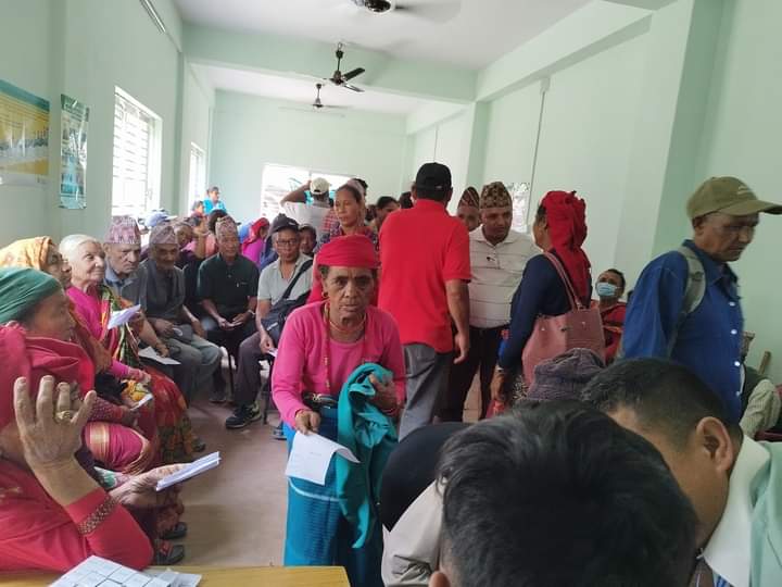म्याग्दे १ मा भएको आँखा शिविरमा २५ जनामा माेति विन्दु देखियो