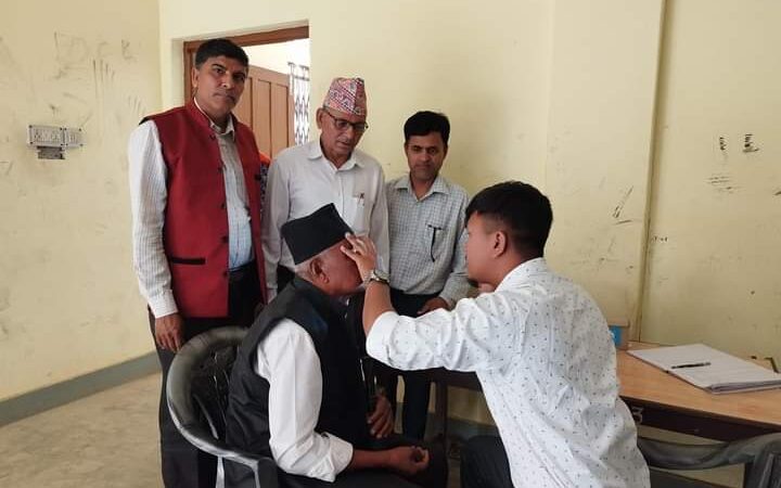 म्याग्दे ३ मा भएको आँखा शिविरमा २१ जनामा माेति विन्दु देखियो