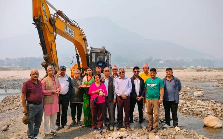 खानेपानीकाे श्राेत बढाउन सम्पवेल थप्दै दमौली खानेपानी !