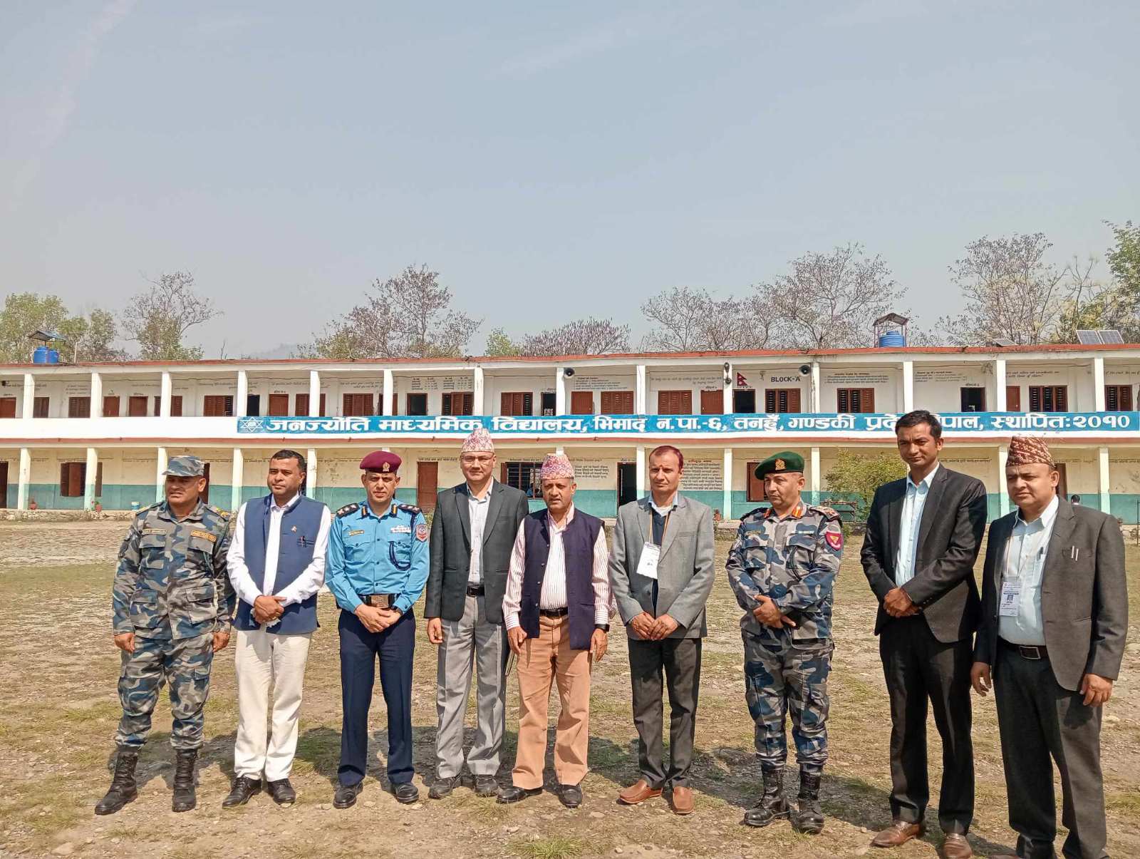 प्रमुख जिल्ला अधिकारी गाैतमकाे टाेलि द्वारा राष्ट्रपति आउने ठाउँमा अनुगमन:
