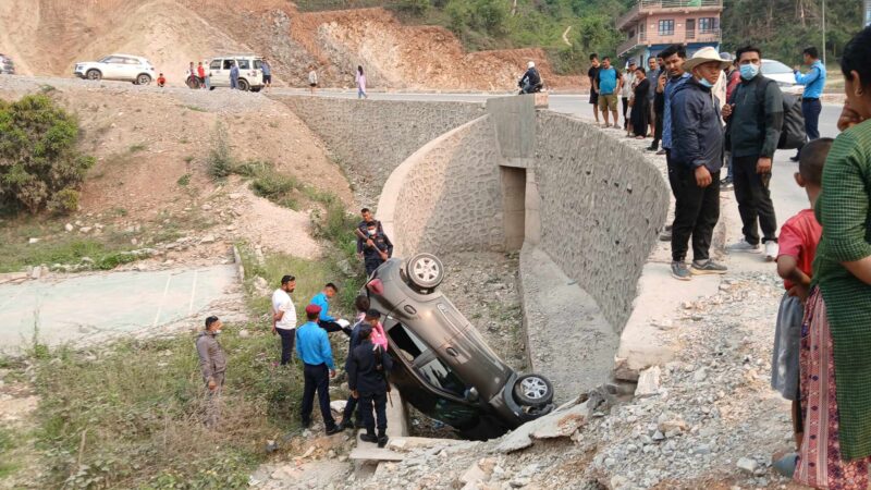 कमलबारीमा भएको कार दुर्घटनामा ४ जना घाइते