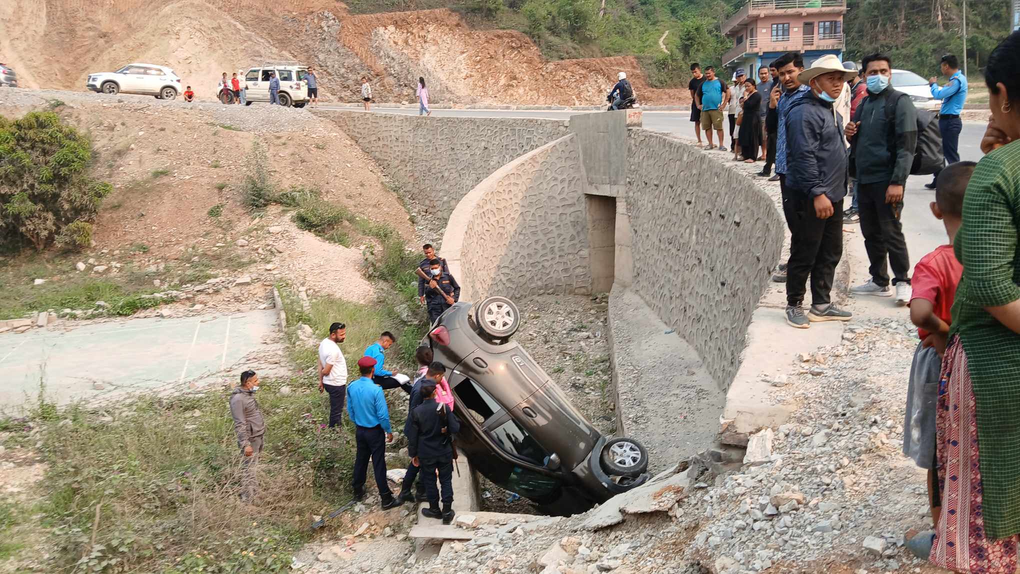 कमलबारीमा भएको कार दुर्घटनामा ४ जना घाइते