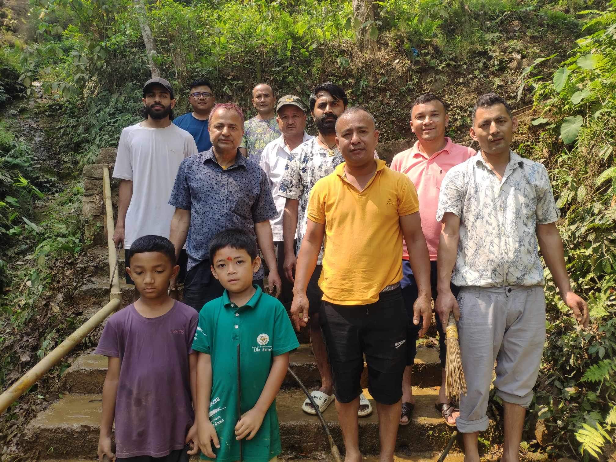 डुम्रेकाे चिसापानी मुहानमा युवाहरू द्वारा सरसफाई !