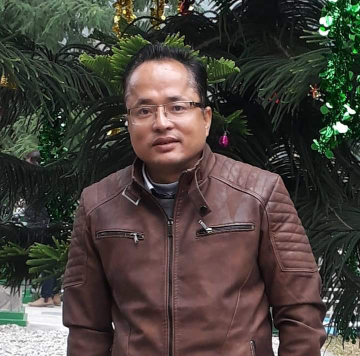 व्यासका प्रमुख प्रशासकीय अधिकृत गैरेले मुख छाेड्दै धम्की दिएको व्यवसायीकाे आराेप