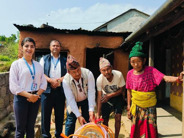 म्याग्देका कृषकलाई पावर  स्प्रे मेसिन वितरण
