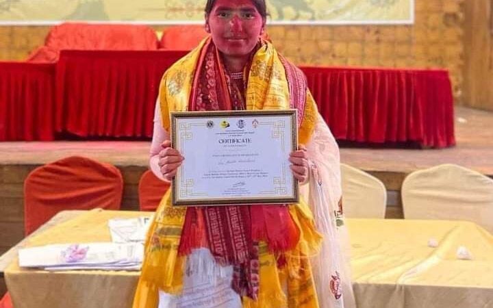 लियो बहुजिल्ला परिषद ३२५को  पहिलो महिला अध्यक्ष लामिछाने
