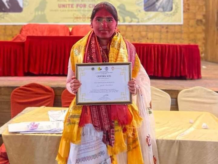 लियो बहुजिल्ला परिषद ३२५को  पहिलो महिला अध्यक्ष लामिछाने