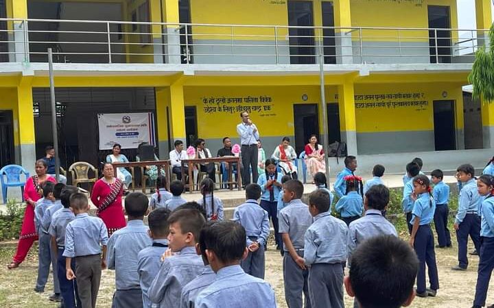 सामाजिक बिकास कार्यालयकाे आयाेजनामा बिद्यार्थीहरूलाइ सचेतना कार्यक्रम