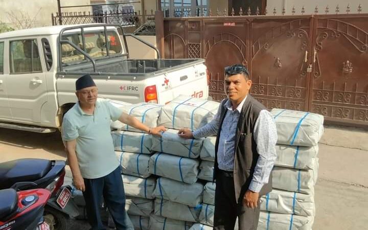 रेडक्रसकाे १ सय ५० थान पाल तनहुँ आयाे