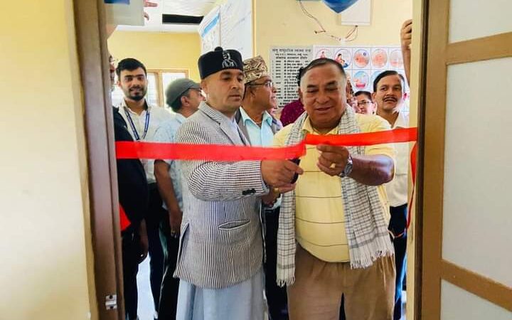 भानुमा सुरु आँखा उपचार केन्द्रको नगर प्रमुख त्रिपाठी द्वारा उद्घाटन