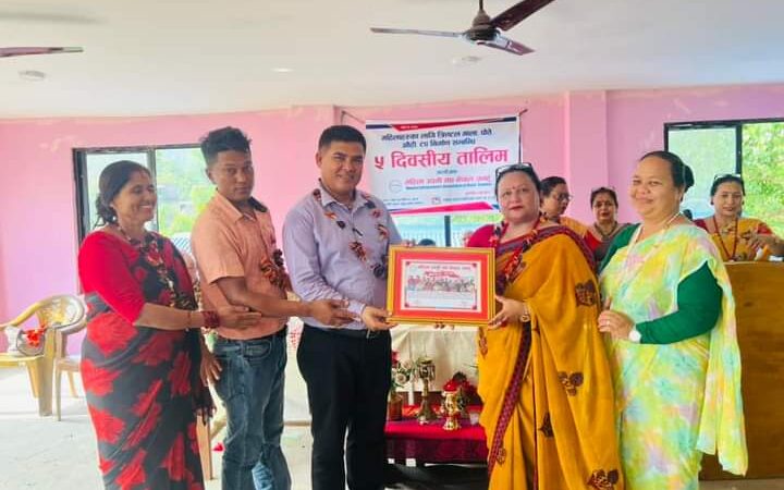 महिलाको लागि ५ दिने कृष्टल माला , पाेते , टप र औठि बनाउने तालिम सम्पन्न