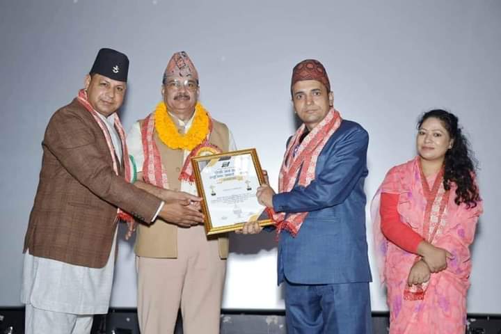 तनहुँ प्रेस डटकमका सम्पादक नहर्की मोफसल पत्रकारिता पुरस्कारबाट सम्मानित