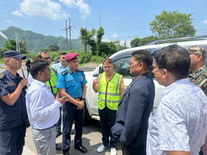 मुग्लिन पाेखरा सडक खण्डकाे मन्त्री महासेठले गरे अनुगमन