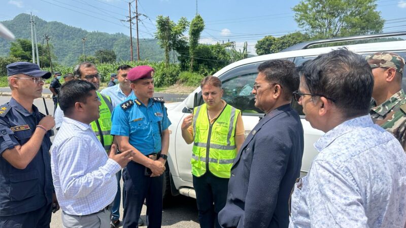 मुग्लिन पाेखरा सडक खण्डकाे मन्त्री महासेठले गरे अनुगमन