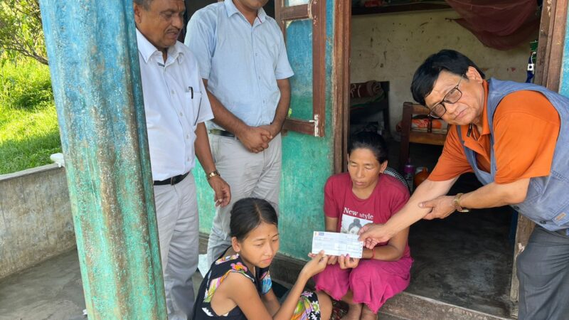 एपेन्डिक्स बिरामी सलिनालाइ इन्द्रेणीकाे २० हजार सहयोग