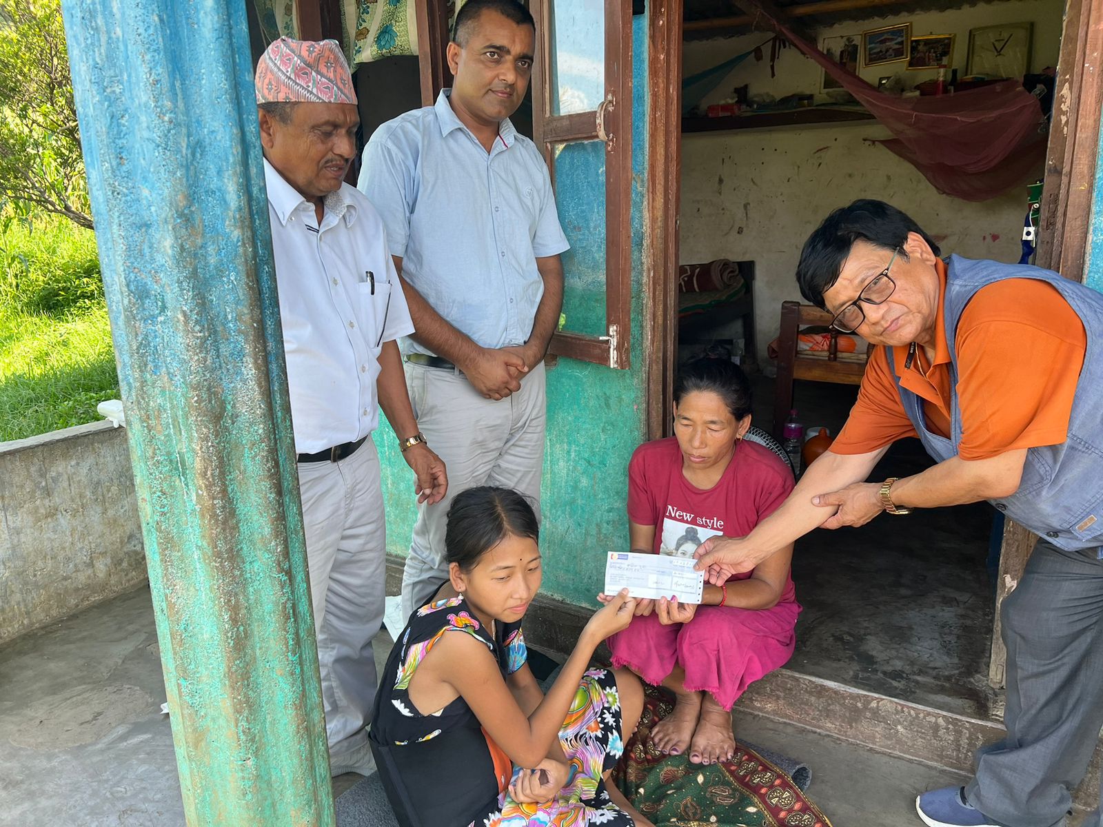एपेन्डिक्स बिरामी सलिनालाइ इन्द्रेणीकाे २० हजार सहयोग
