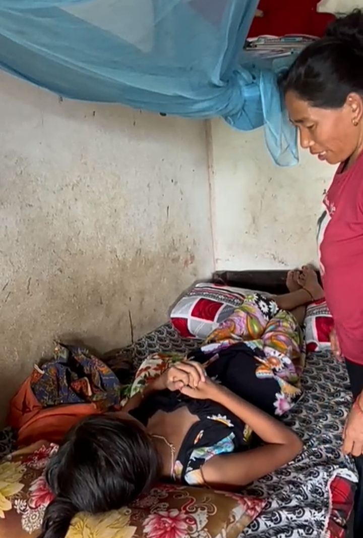 एपेन्डिक्स बिरामी राेशनीलाई सहयोग गर्न परिवारकाे आग्रह , म्याग्दे समाजकाे आर्थिक सहयोग