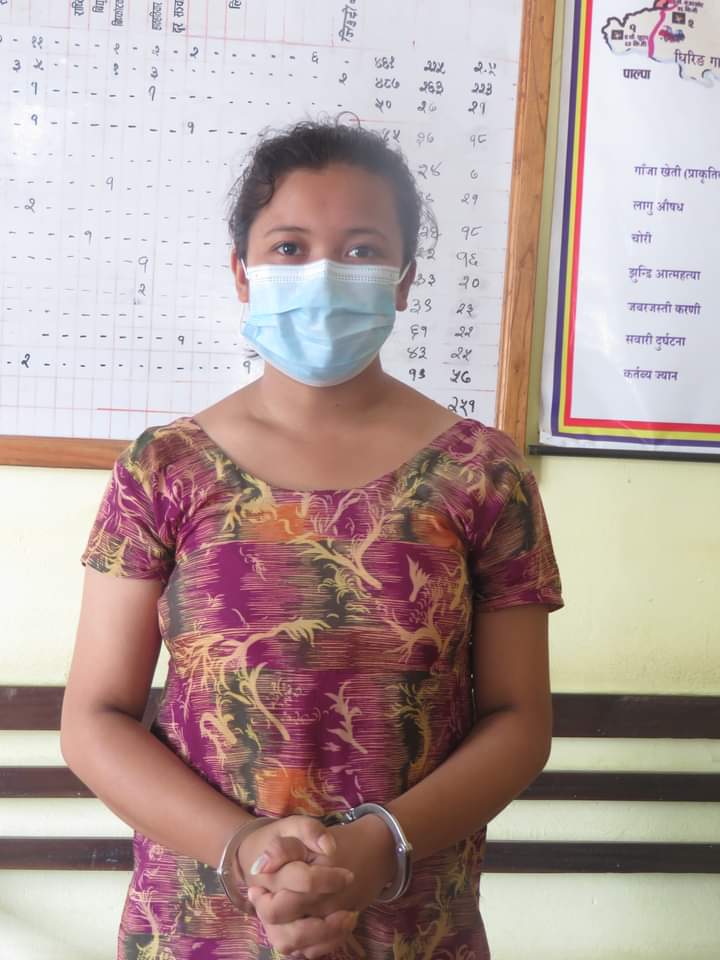 व्यास १ की खड्काकाे ५ लाख ठग्ने थापा पक्राउ
