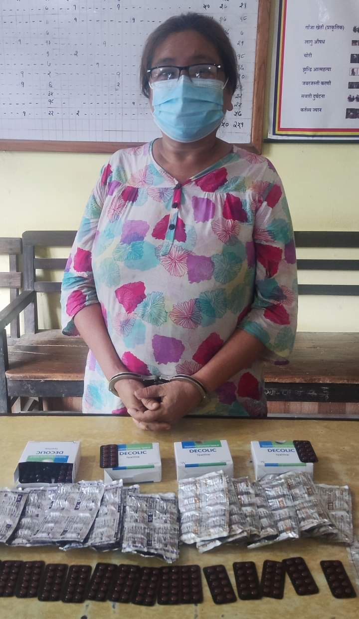 जोखिमपुर्ण औषधी बिक्री गर्ने संचालक थापा पक्राउ