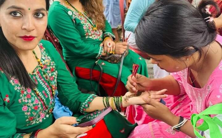 दमौलीमा नि:शुल्क रोटर्‍याक्ट मेहेन्दी मेला