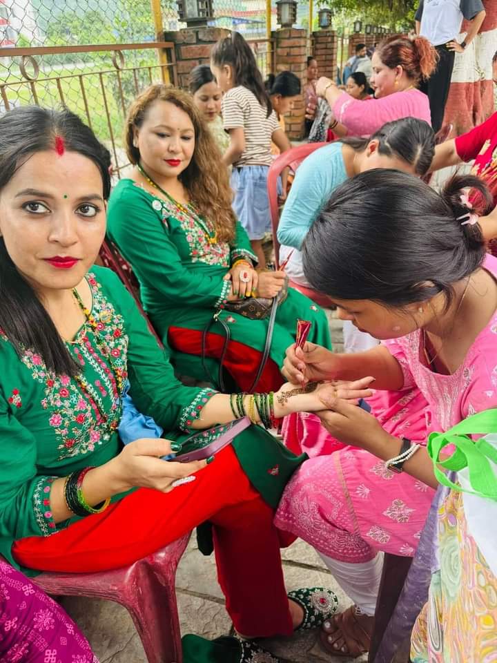 दमौलीमा नि:शुल्क रोटर्‍याक्ट मेहेन्दी मेला