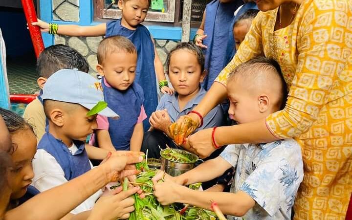 बालबालिकालाई संस्कार र संस्कृति सिकाउँदै आइसाेगाइ
