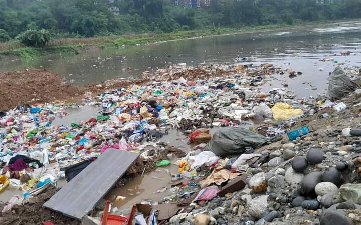 दमाैलीकाे फाेहाेर चार दिनदेखि उठेन