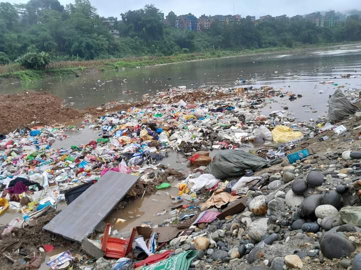 दमाैलीकाे फाेहाेर चार दिनदेखि उठेन