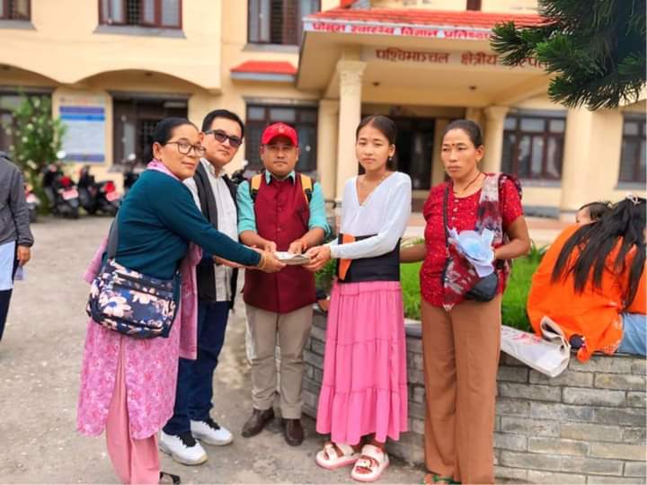 एपेन्डिक्स बिरामी सलिनाकाे उपचारको लागि तमु समाज इजरायलकाे ८० हजार सहयोग