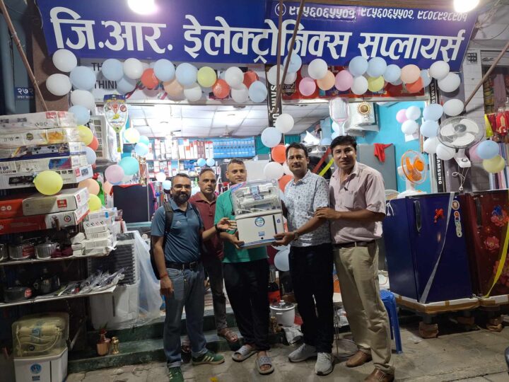 जिआर इलेक्ट्रोनिक्स द्वारा पत्रकार महासङ्घ तनहुँलाई वाटर प्युरिफायर सहयोग