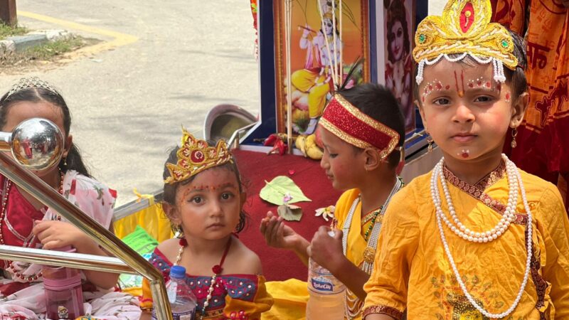 भगवान श्रीकृष्णको जन्मोत्सवमा दमाैली बजारमा रथ यात्रा