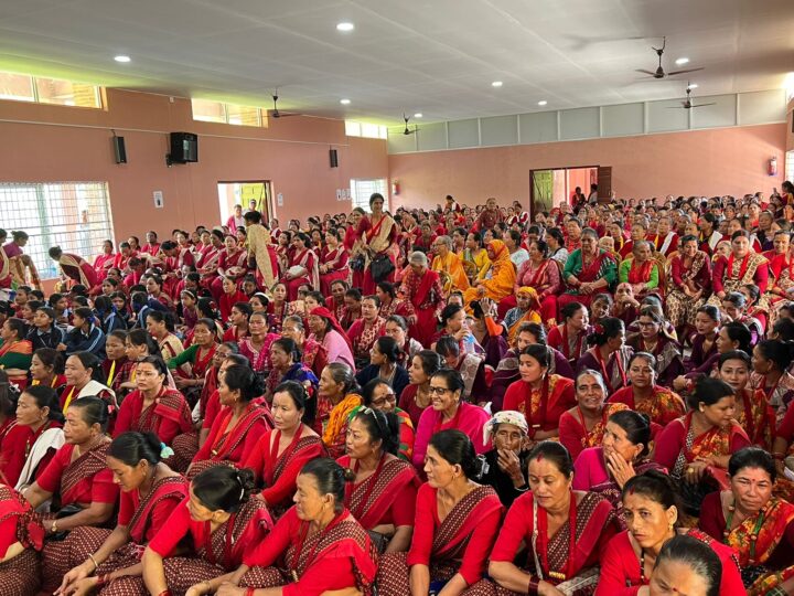 गुणादीमा सुक्रवार तीज गीत प्रतियोगिता हुँदै