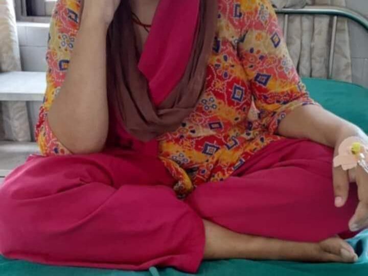 आमालाइ क्यान्सर भए पछी ५ र ९ बर्षिय छाेरीकाे बिलाैना , आमालाइ बचाइदिनुहाेस्