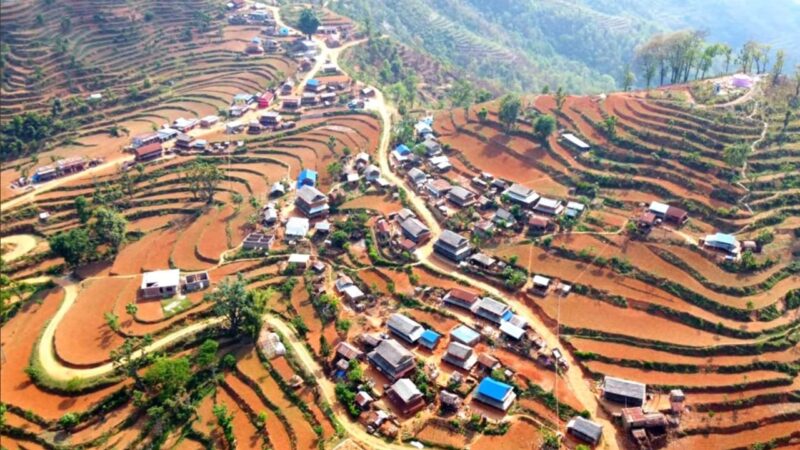 अबदेखि ऋषिङ्गकाे भिर्काेट – पाेखरा बस चल्ने