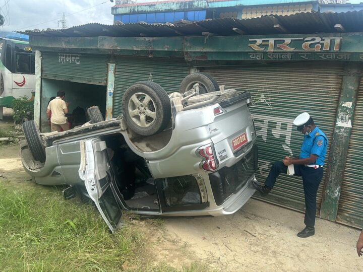 थर्पुमा स्कारपियाे दुर्घटना , सबै यात्रु सकुशल