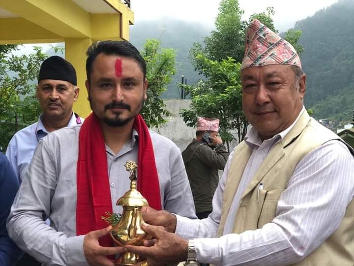 म्याग्दे गापा शिक्षा शाखा प्रमुख खत्रीलाई राधा माविको सम्मान