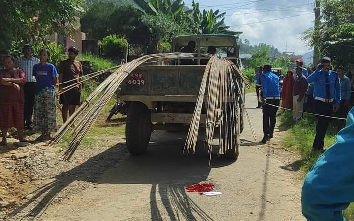 ट्याक्टरकाे ठक्करबाट स्कुल जान हिँडेका ७ वर्षीय बालकको मृत्यु