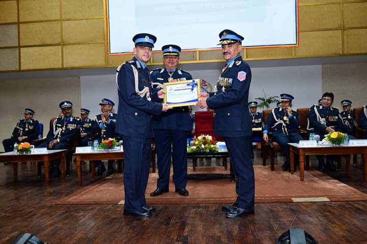 तनहुँबाट सरूवा भएका एसपी बाेहरा र खनाल सम्मानित