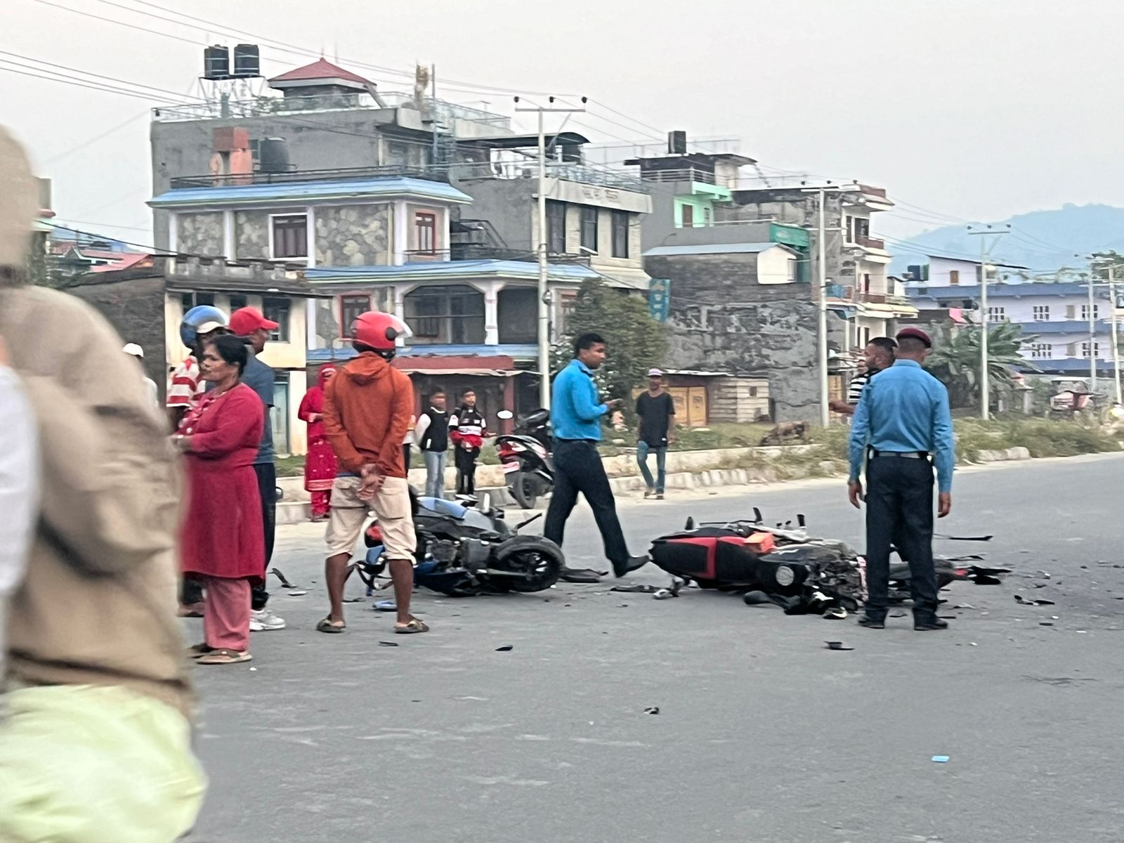 टीकाकै दिनमा तनहुँमा माेटरसाइकल र स्कुटर ठाेक्किंदा दुईजना गम्भीर घाइते