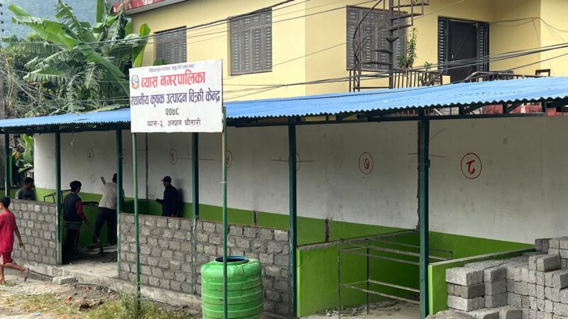 व्यास नगरपालिकाकाे भवन प्रयाेगमा नआउँदै अस्पतालकाे स्टाेरलाइ , १७ लाख स्वाहा !