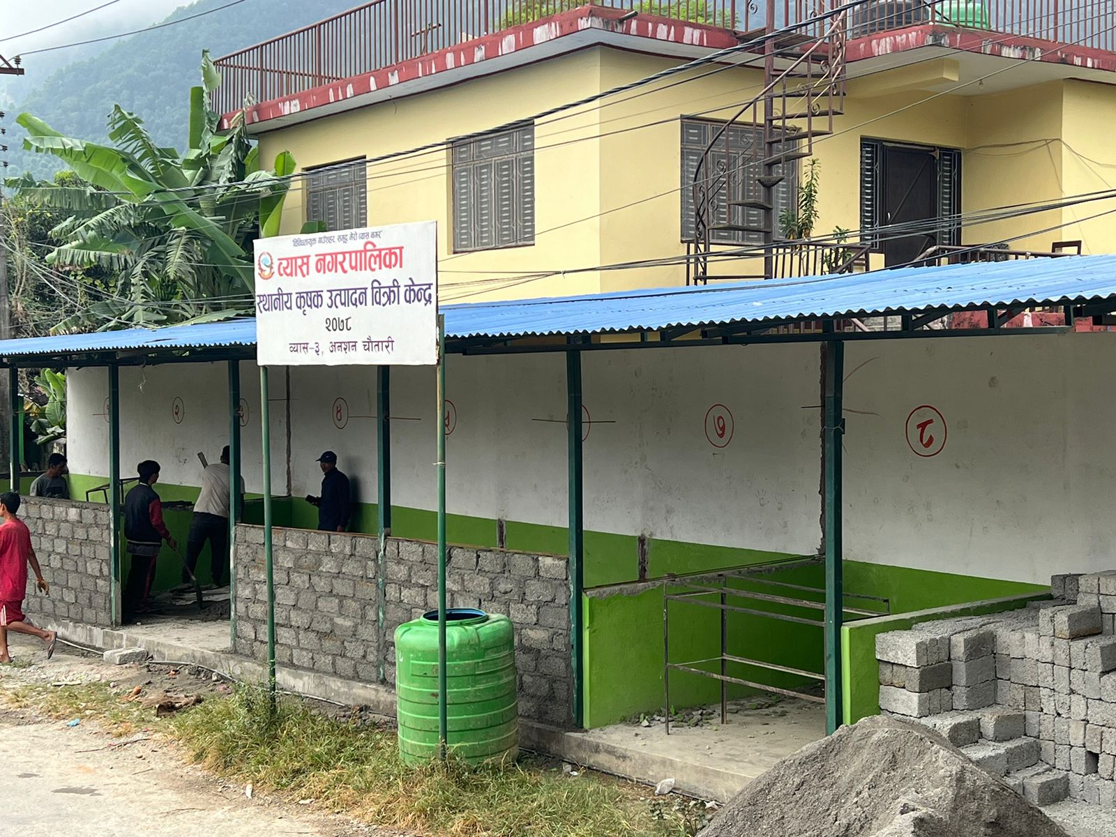 व्यास नगरपालिकाकाे भवन प्रयाेगमा नआउँदै अस्पतालकाे स्टाेरलाइ , १७ लाख स्वाहा !