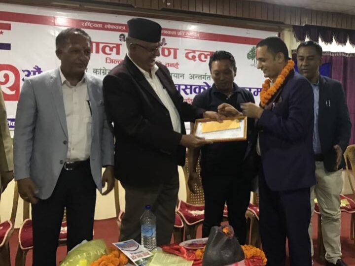 तरुण पुरस्कार सम्पादक नहर्कीलाई प्रदान