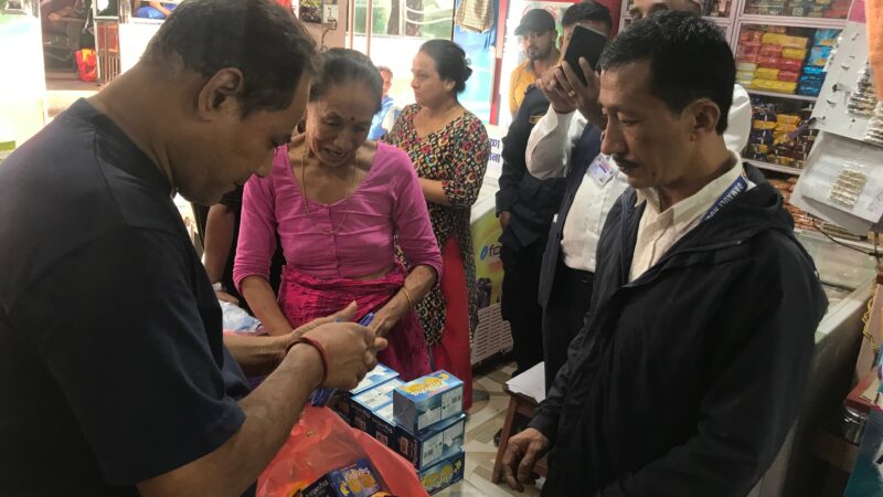 आबुखैरेनीका ४१ वटा पसलमा अनुगमन , म्याद नाघेका र अखाद्य बस्तु नष्ट