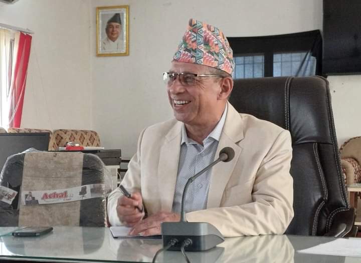 पुर्व मन्त्री एवं एमाले नेता अधिकारी पक्राउ