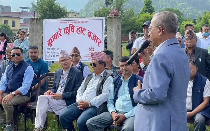 व्यासकाे सार्वजनिक सुनुवाइ – त्रिपाल टाँगेर उद्घाटन गरिएको हाट बजार खै ?