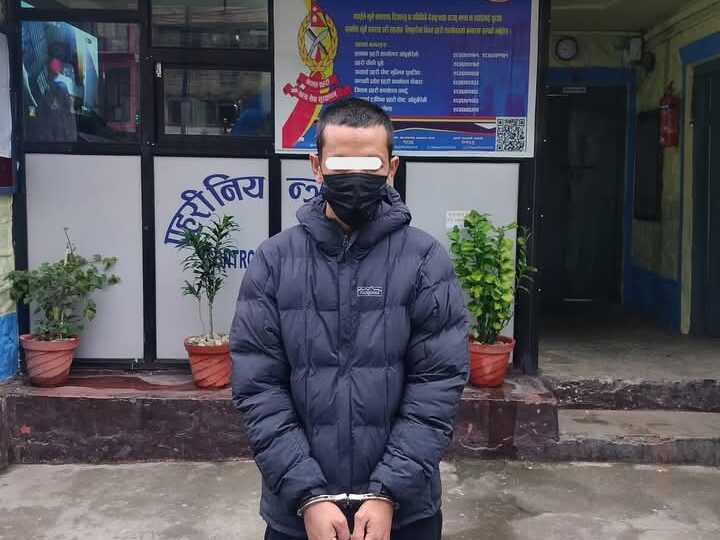 “पार्सल” भन्दै पठाइएको लागु औषध सहित तनहुँका एक युवा पक्राउ