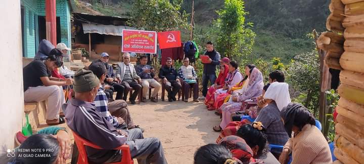 खबरदारी सभा र वडा सम्मेलन गर्न गाउँ पुगेको माओवादीमा सदस्यता लिनेकाे संख्या बढ्दै